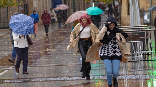 Lluvia y rachas de viento en Soria.