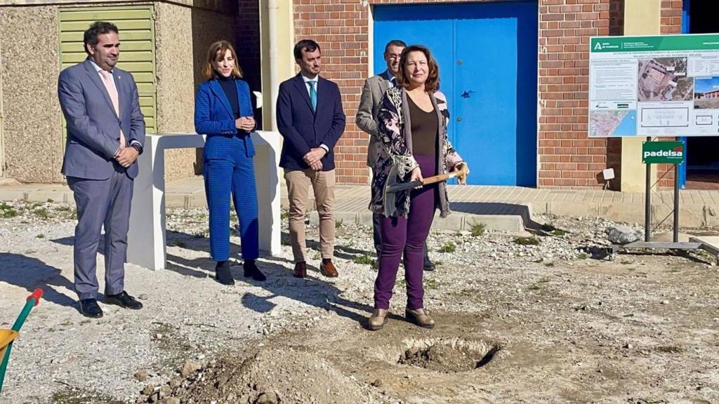 Primera piedra del bombeo de Rojas.