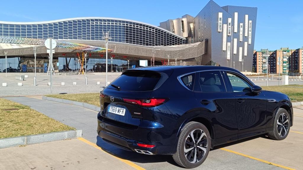 La parte trasera del vehículo.