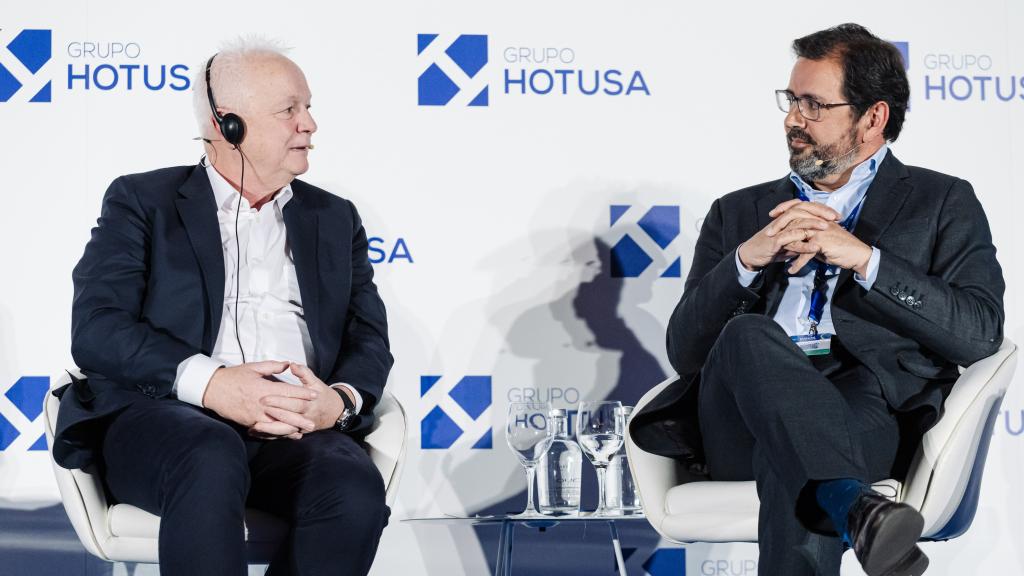 El CEO de Ryanair, Eddie Wilson y el presidente de ALA, Javier Gándara