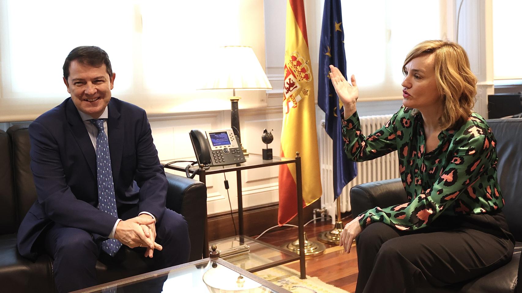 El presidente de la Junta, Alfonso Fernández Mañueco, y la ministra de Educación, Pilar Alegría, durante su reunión de la semana pasada.