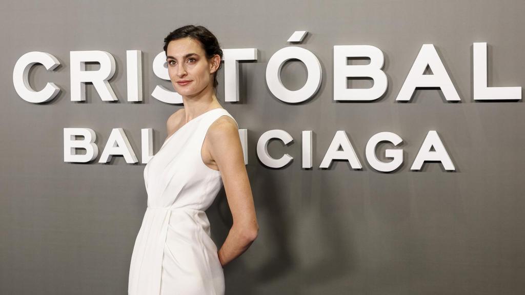 Nine d'Urso, en la presentación de la serie sobre la vida y obra de Cristóbal Balenciaga.