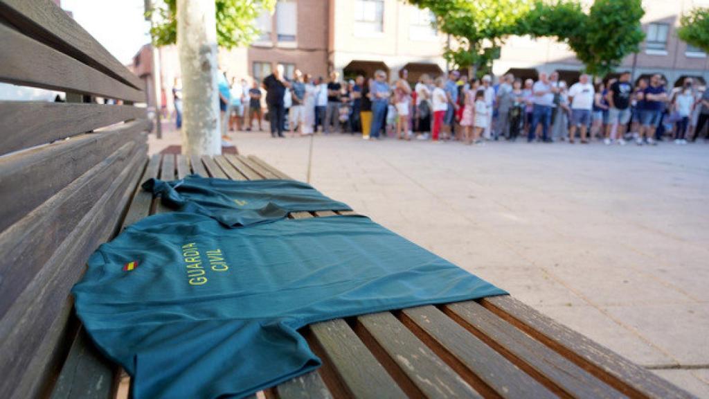 Concentración en Santovenia en apoyo a la Guardia Civil