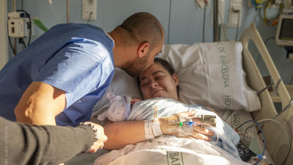 Tanto la madre como el niño se encuentran en buen estado de salud.