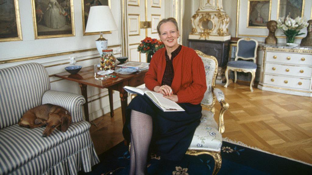 Margarita II, con un cigarro en la mano, en 1985.