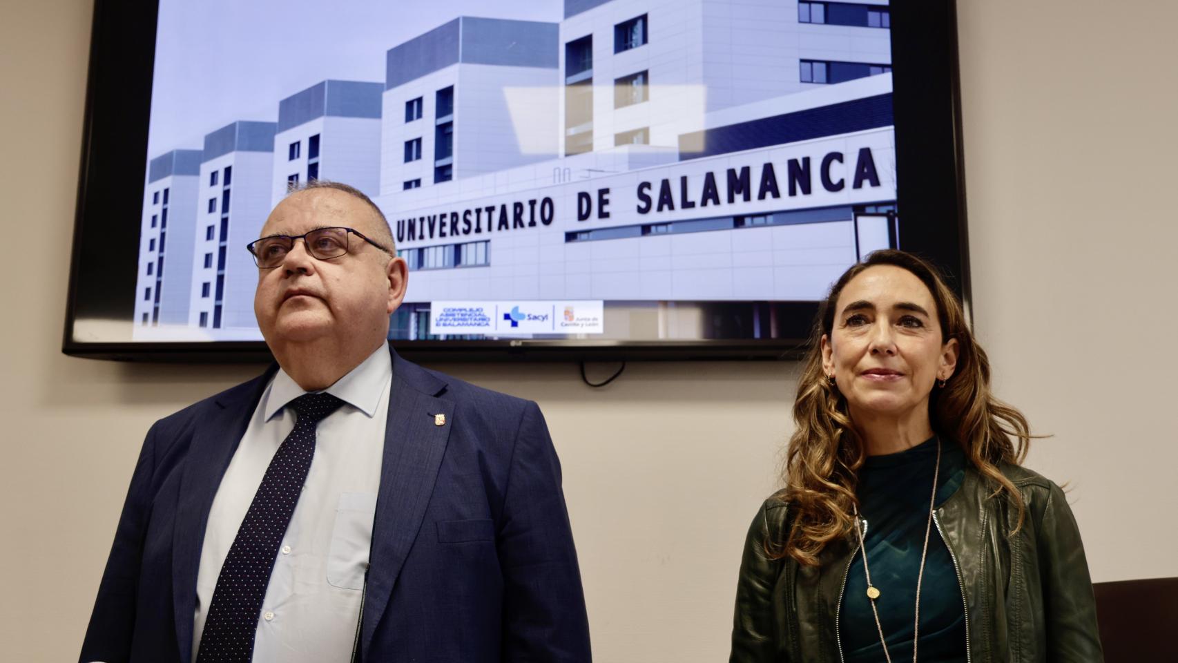 El consejero de Sanidad, Alenjandro Vázquez, y la gerente del CAUSA, Carmen Rodríguez Pajares