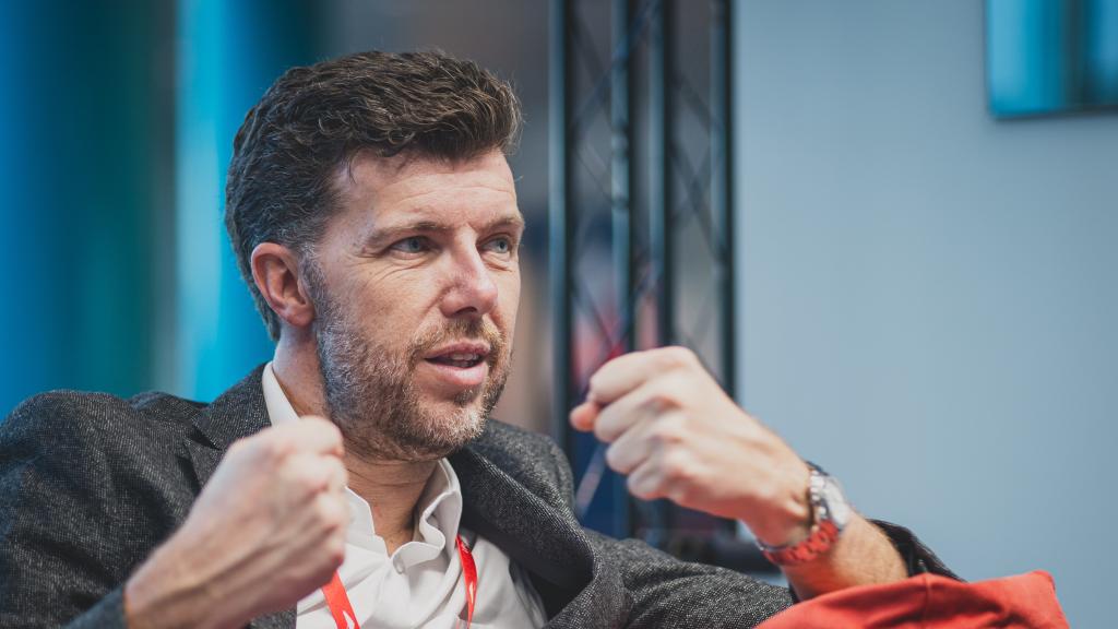 Jarno Zaffelli, CEO de Dromo, durante la entrevista dentro de los salones de IFEMA