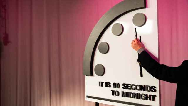 El Reloj del Fin del Mundo, actualizado a 2024.