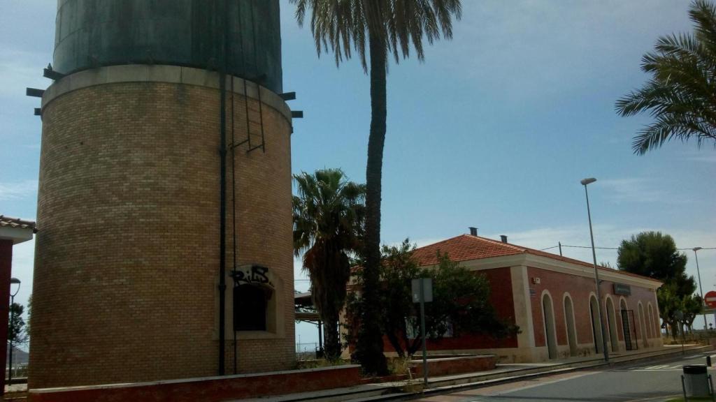La fachada de la  Estación de Balsicas-Mar Menor.