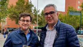 El concejal de Vivienda, Álvaro González, y el actual concejal-presidente de Carabanchel y presidente del PP en este distrito, Carlos Izquierdo.