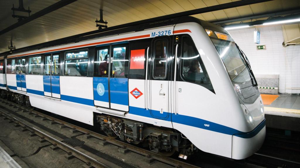 Qué es la Tarjeta Azul de transportes para Metro y autobuses de Madrid: viajes ilimitados por solo 4 € al mes