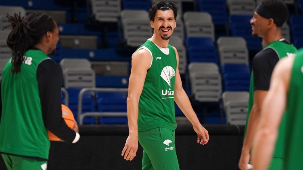 Nihad Djedovic durante un entrenamiento con el Unicaja de Málaga