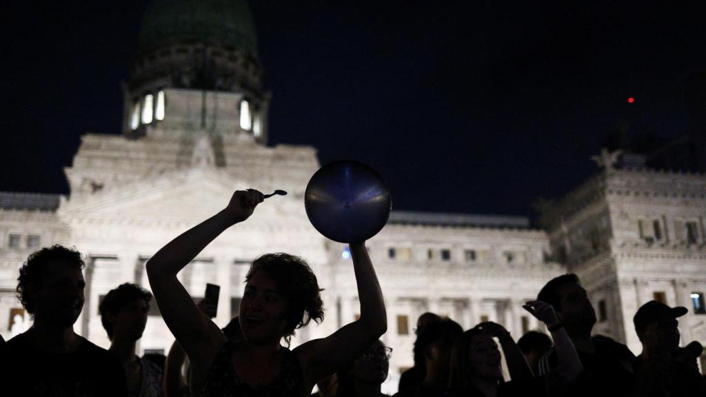 Una protesta contra el gobierno del Javier Milei fuera del Congreso Nacional el 10 de enero de 2024.
