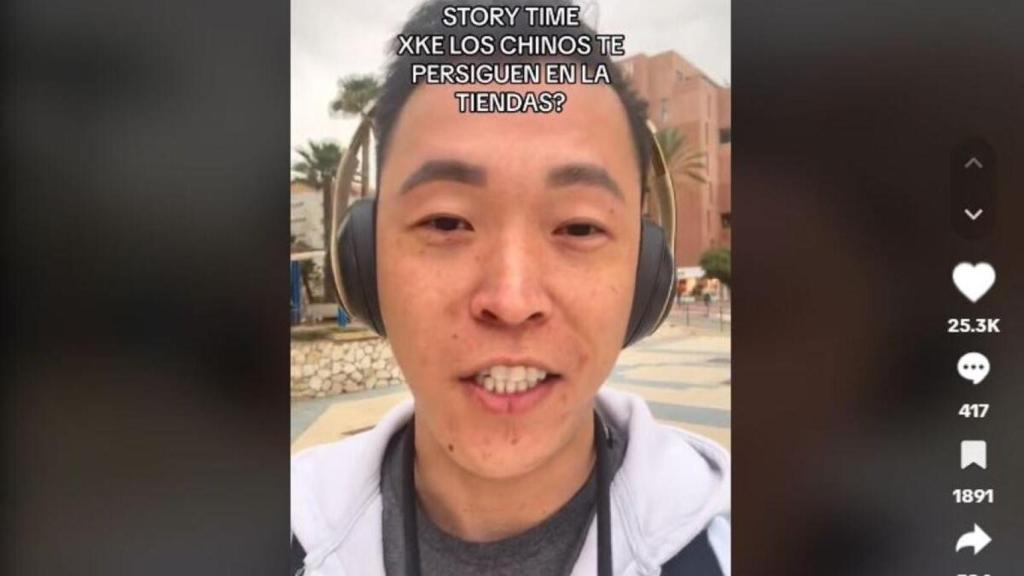 Juan Hu explica por qué los chinos te persiguen cuando entras a un bazar.