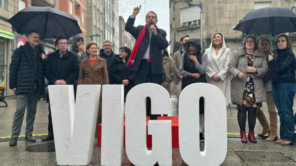 Abel Caballero durante su intervención delante del Mercado de O Calvario.