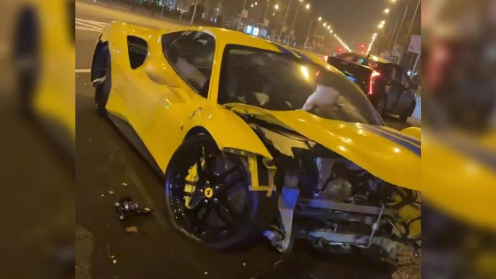 El Ferrari destrozado.