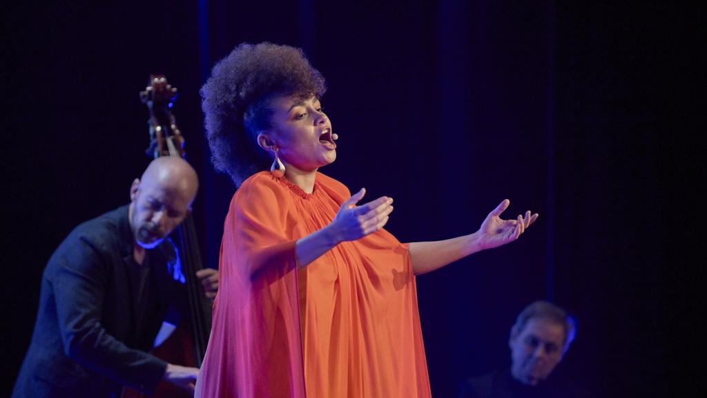 Actuación de Virginia Alves y Toño de Miguel en la presentación de la Academia de la Música de España. Foto: Pablo Llorente