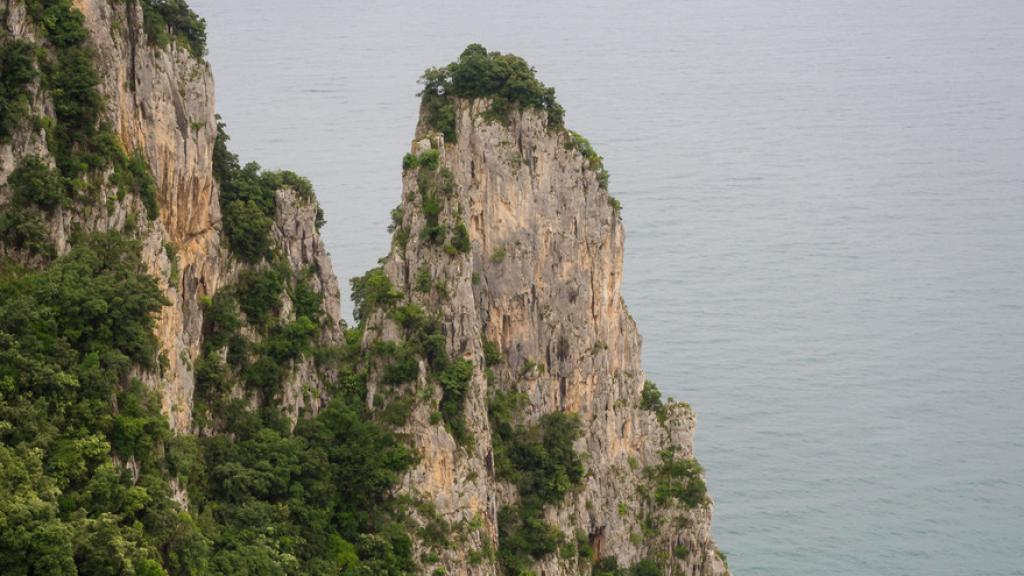 ¿Cómo llegar hasta el Faro del Caballo en Cantabria? Uno de los rincones más impresionantes de España