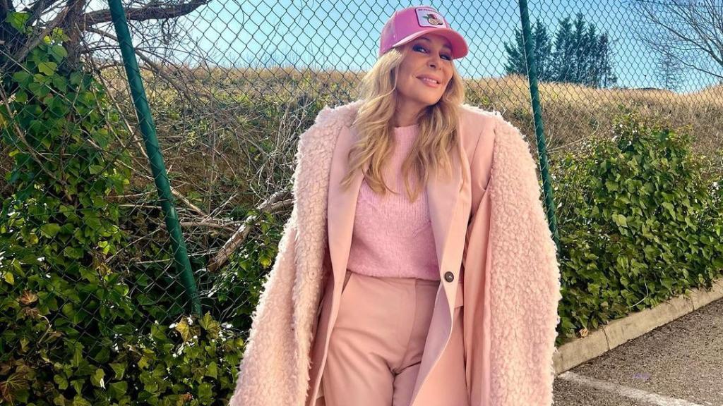 Ana Obregón, en la publicación de Instagram, con la gorra.