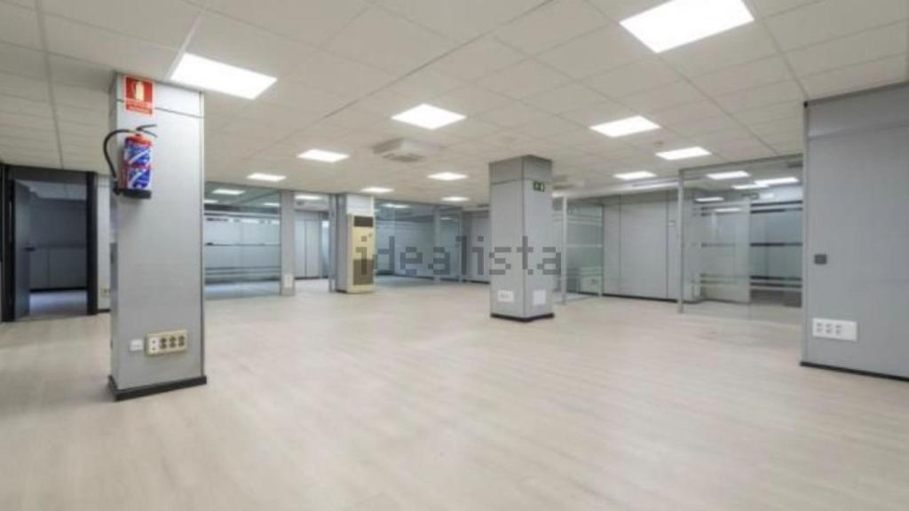 Interior de la oficina en venta en el número 50 de la calle Ferraz.