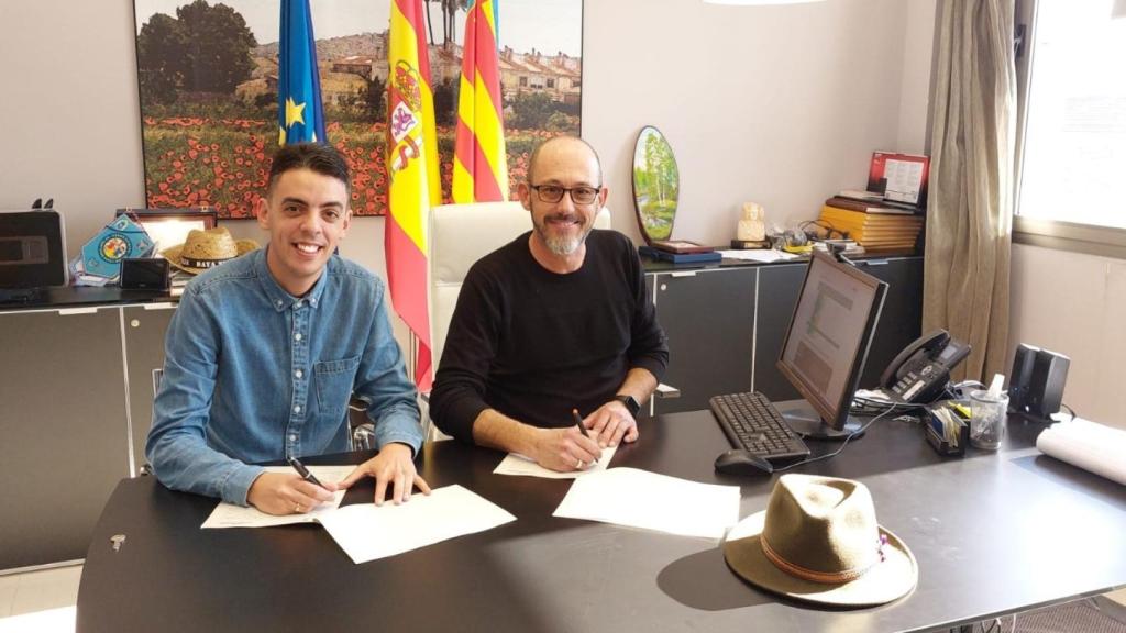 Firma de convenio meteorológico con el Ayuntamiento de la Daya Vieja.