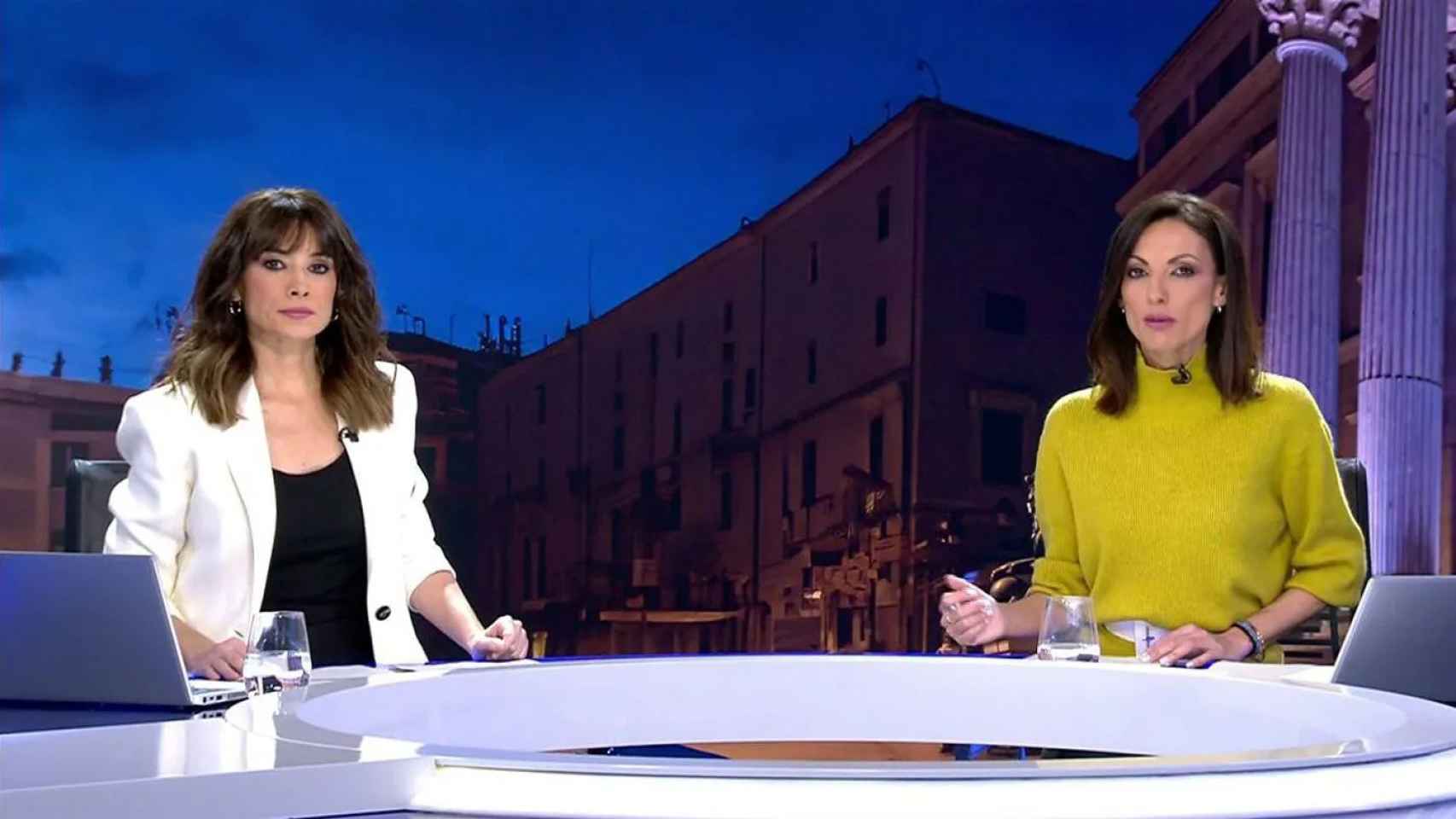 Arancha Morales y Laila Jiménez, presentadoras de la edición matinal de 'Informativos Telecinco'.
