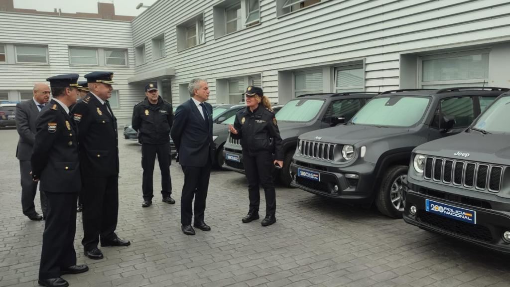 El delegado del Gobierno en Castilla y León, Nicanor Sen, durante la presentación de los 192 nuevos vehículos de la Policía Nacional en Castilla y León.
