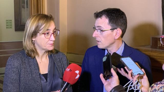 Rocío Anguita, portavoz de VTLP y Pedro Herrero, portavoz del PSOE