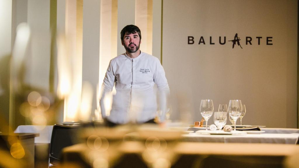 El cocinero soriano Óscar García en su restaurante estrella Michelín Baluarte en la capital soriana