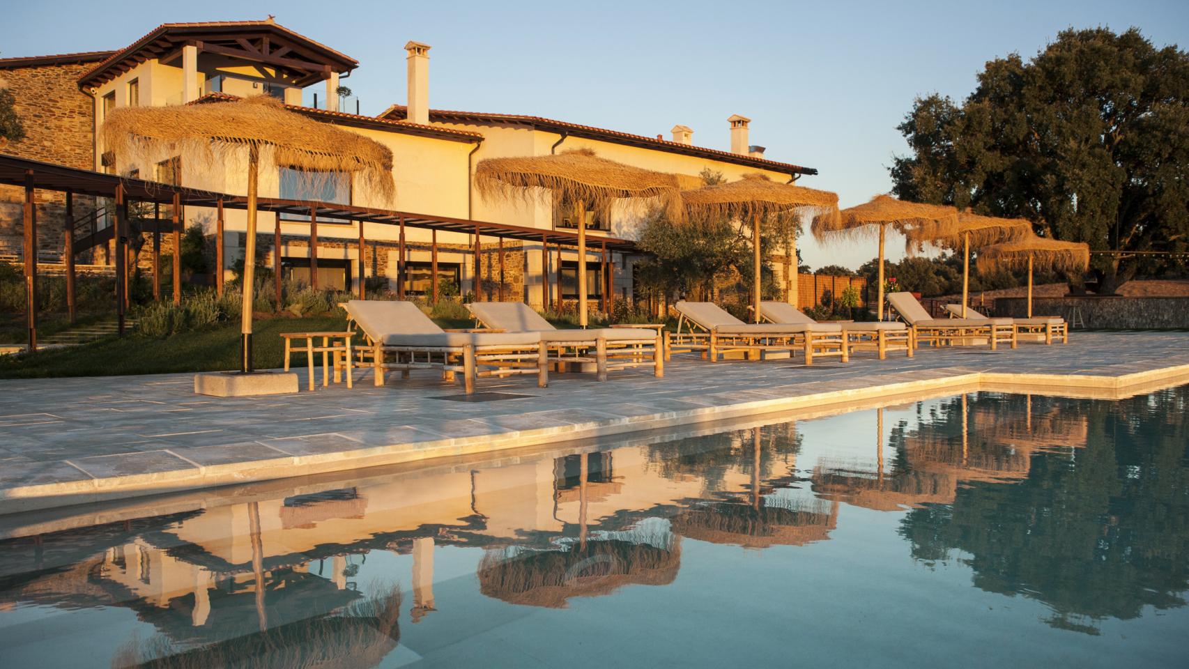 La infinity pool es el mejor refugio del hotel en verano