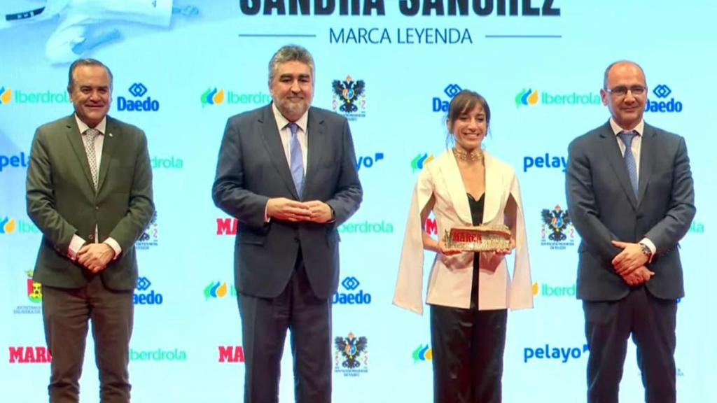 Sandra Sánchez recibe el 'MARCA Leyenda'. Foto: Ayuntamiento de Talavera.