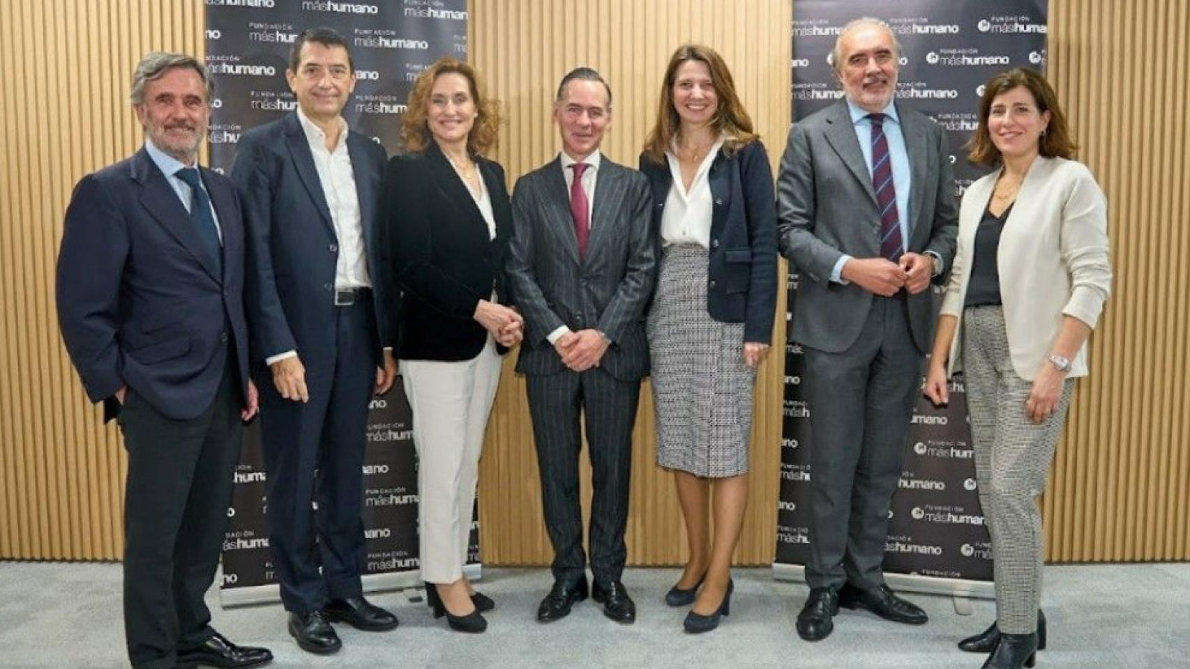 De izquierda a derecha: Tomás Pereda (Fundación máshumano), Rafael Doménech (BBVA Research), Laura González-Molero (APD), Íñigo Sagardoy (Fundación máshumano y Sagardoy Abogados), Ana Argelich (MSD), Plácido Fajardo (Leaderland) y Beatriz Sánchez (Fundación máshumano)