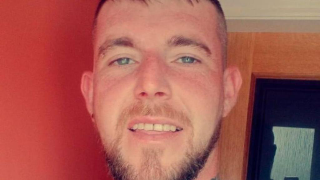 Conor Ward, el hombre condenado a prisión por abandonar a sus cinco perros.