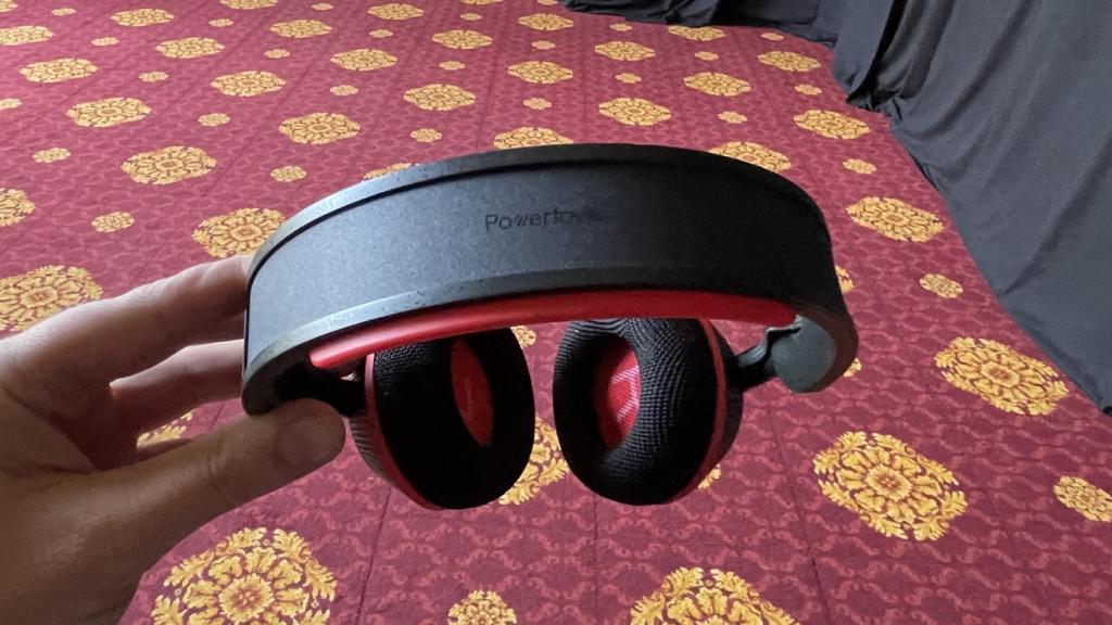 Los paneles solares en la diadema de los Philips GO A6219.