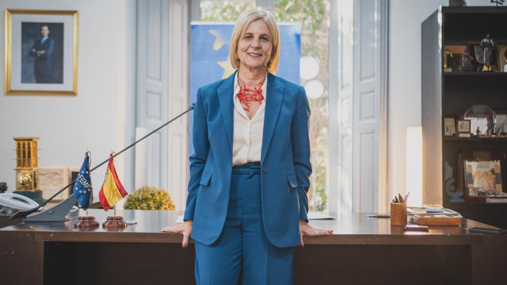 María José García-Pelayo posa en su despacho de la FEMP en Madrid.