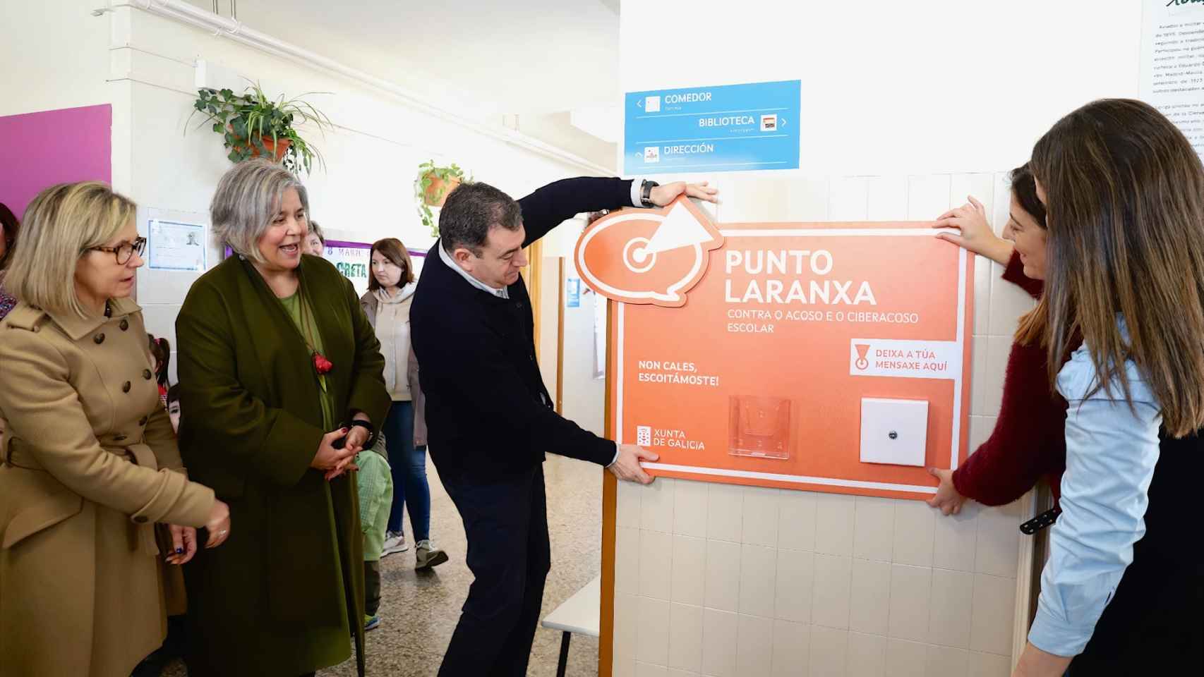 Instalación del Punto Laranxa en Lalín.