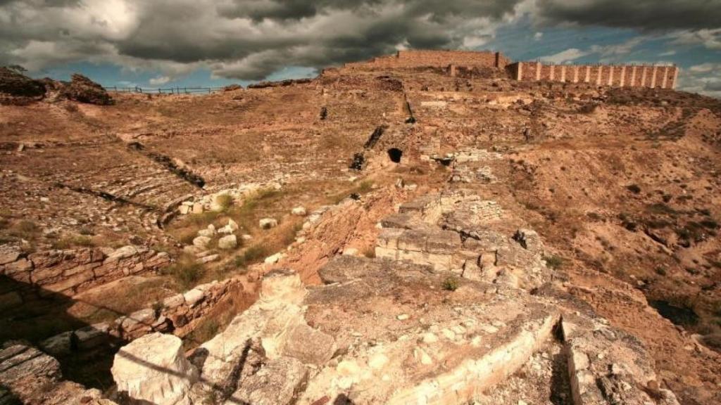 Restos del Foro vistos desde el escenario del teatro