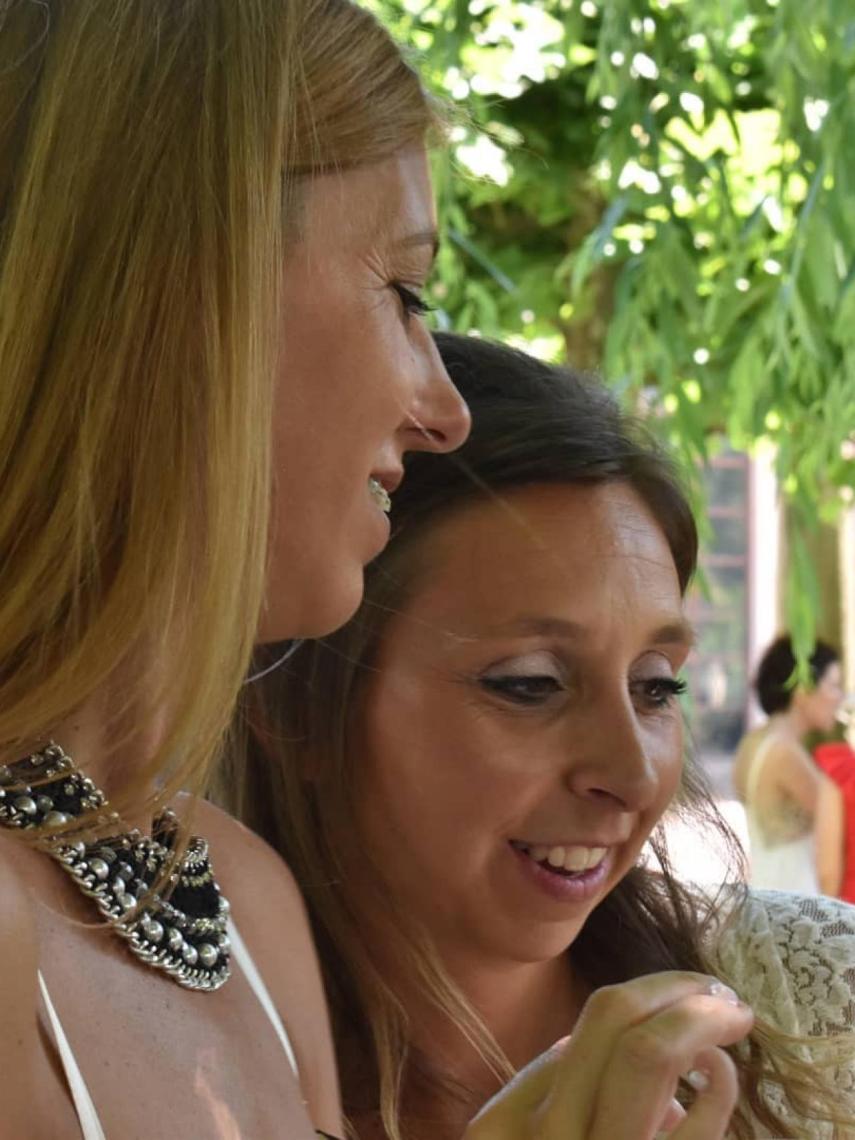 Ainhoa Armentia y su hermana Laura, en una imagen de sus redes sociales del 20 de noviembre de 2019.