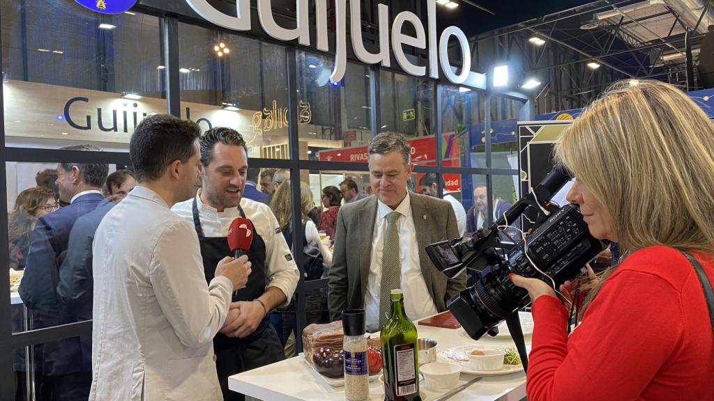 Degustaciones con productos ibéricos desde el stand de Fitur