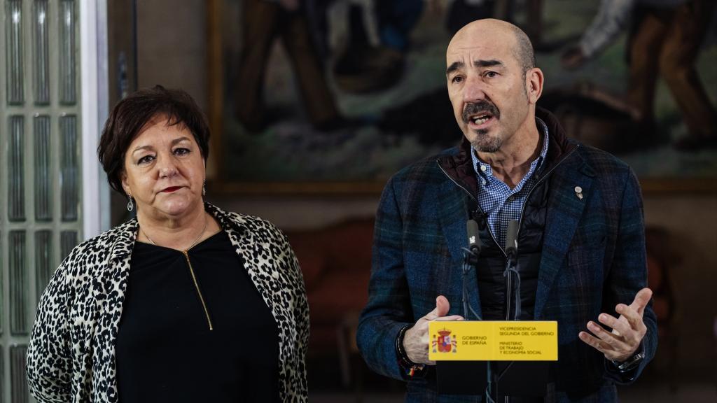 El vicesecretario general de Política Sindical de UGT, Fernando Luján, y la secretaria de Acción sindical y Empleo de CCOO, Mari Cruz Vicente, en una imagen de archivo.