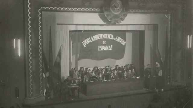 Pleno del PCE en Valencia en 1937, durante la Guerra Civil.