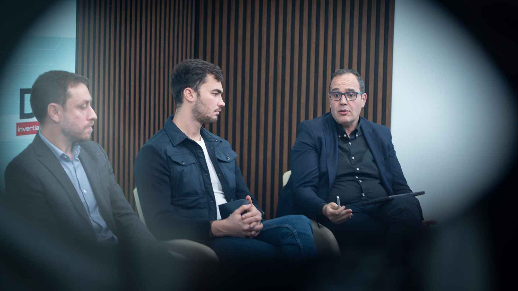 Edgar Martínez, Cloud & Datacenter GTM Specialist de NTT Data; Fran Villalba, fundador y CEO de Internxt; y Juan Vaamonde, secretario general de Spain DC.