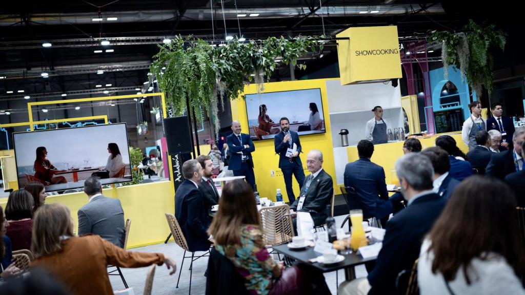 Un momento de la reunión promovida por el Ayuntamiento de Málaga en Fitur.