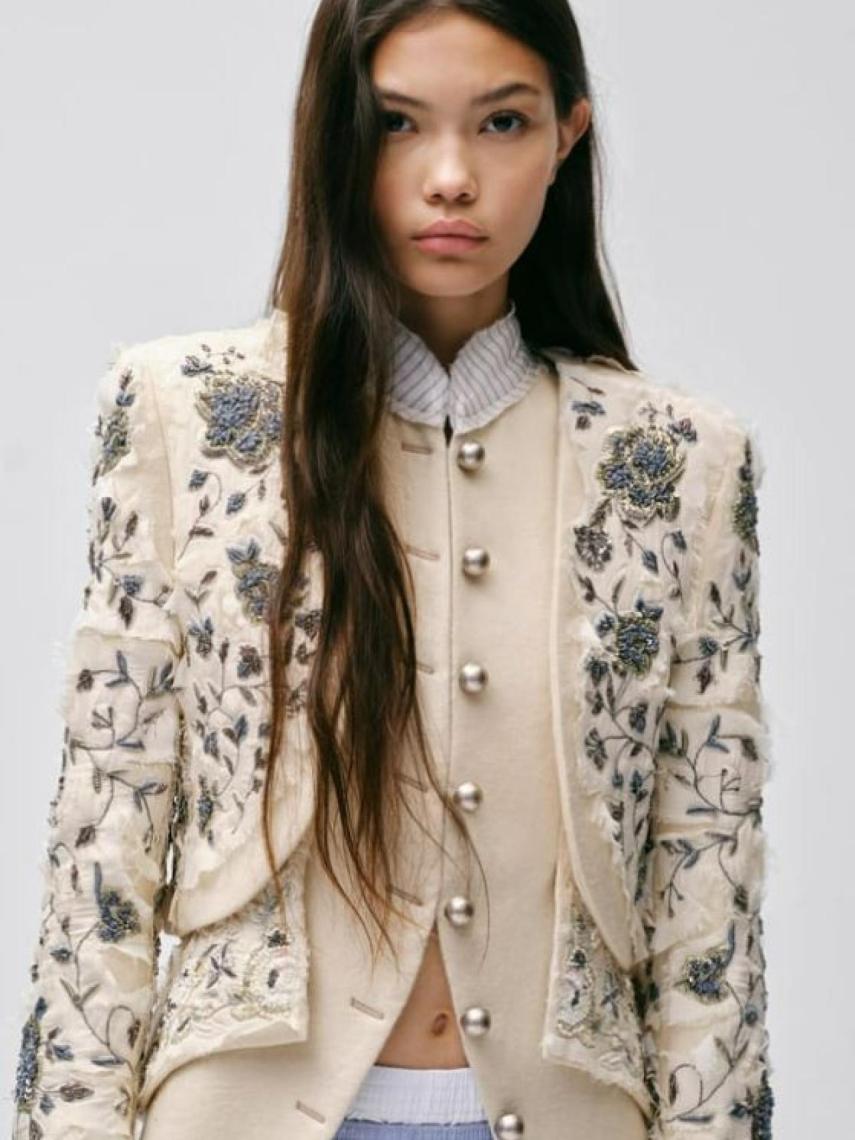 Blazer con pedrería.
