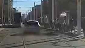 Persecución de la Policía a toda velocidad a un coche por Sevilla: el conductor no tenía carné