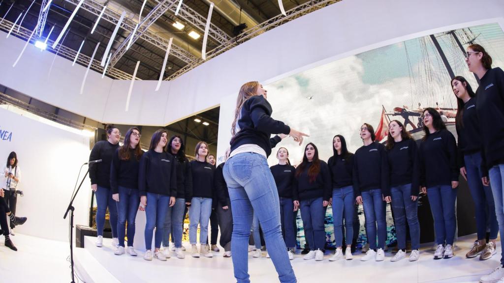 Interpretación de una habanera en la presentación de FITUR.