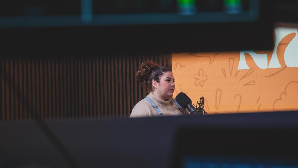 Mara, conocida en redes como '@croquetamente', durante la entrevista en el estudio de EL ESPAÑOL