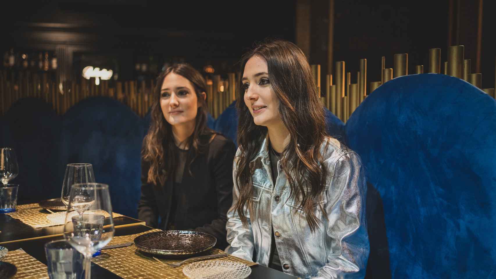 Las gemelas Isabel y María Peña Luna durante la entrevista con Madrid Total.