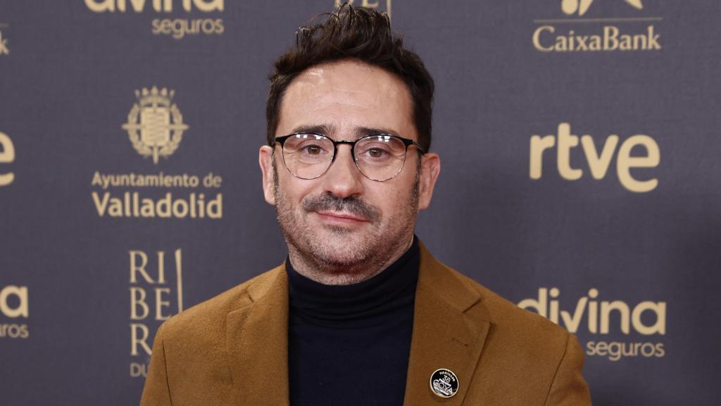 Juan Antonio Bayona en el photocall de la fiesta de nominados de los 38 Premios Goya en Madrid.