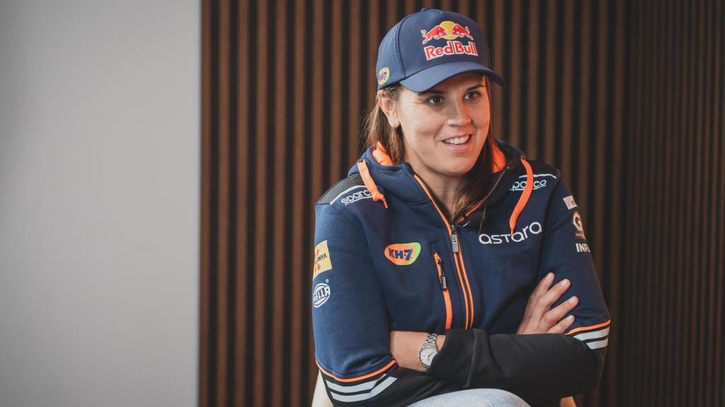 Laia Sanz, piloto del Dakar, durante una entrevista con EL ESPAÑOL